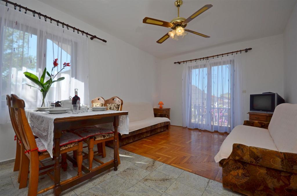 Apartments Miljenka Vodice Luaran gambar